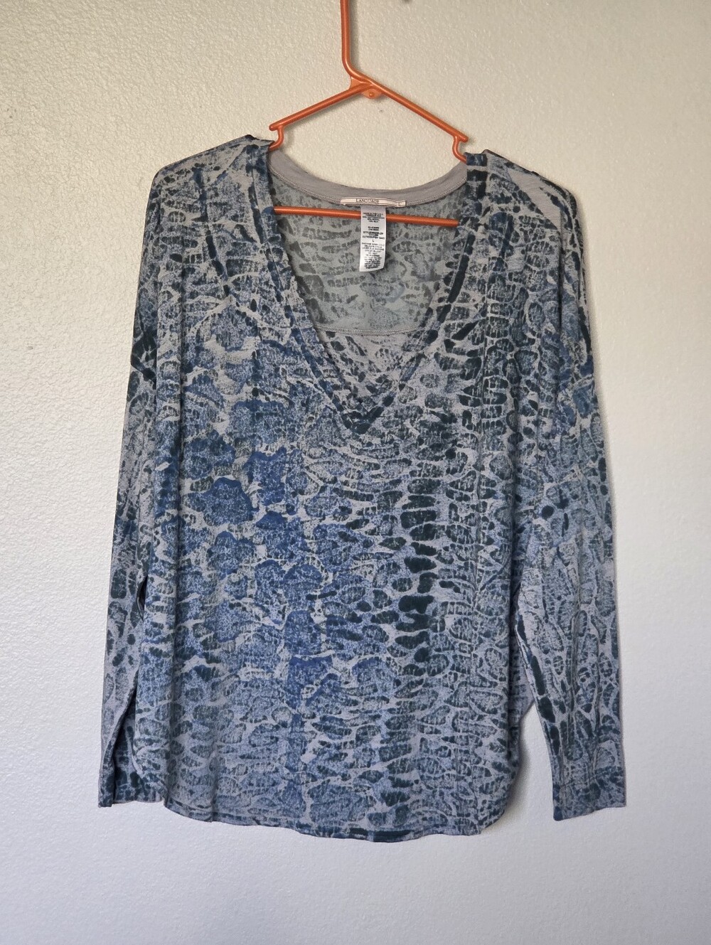 Language Blue Patterned V-Neck Long Sleeve Top